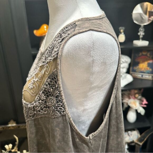 Easel Rose Embroidered Lace Tank Tunic Top Size Small - Picture 4 of 9